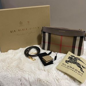 BURBERRY
Crossbody Clutch Bag Thistle Grey